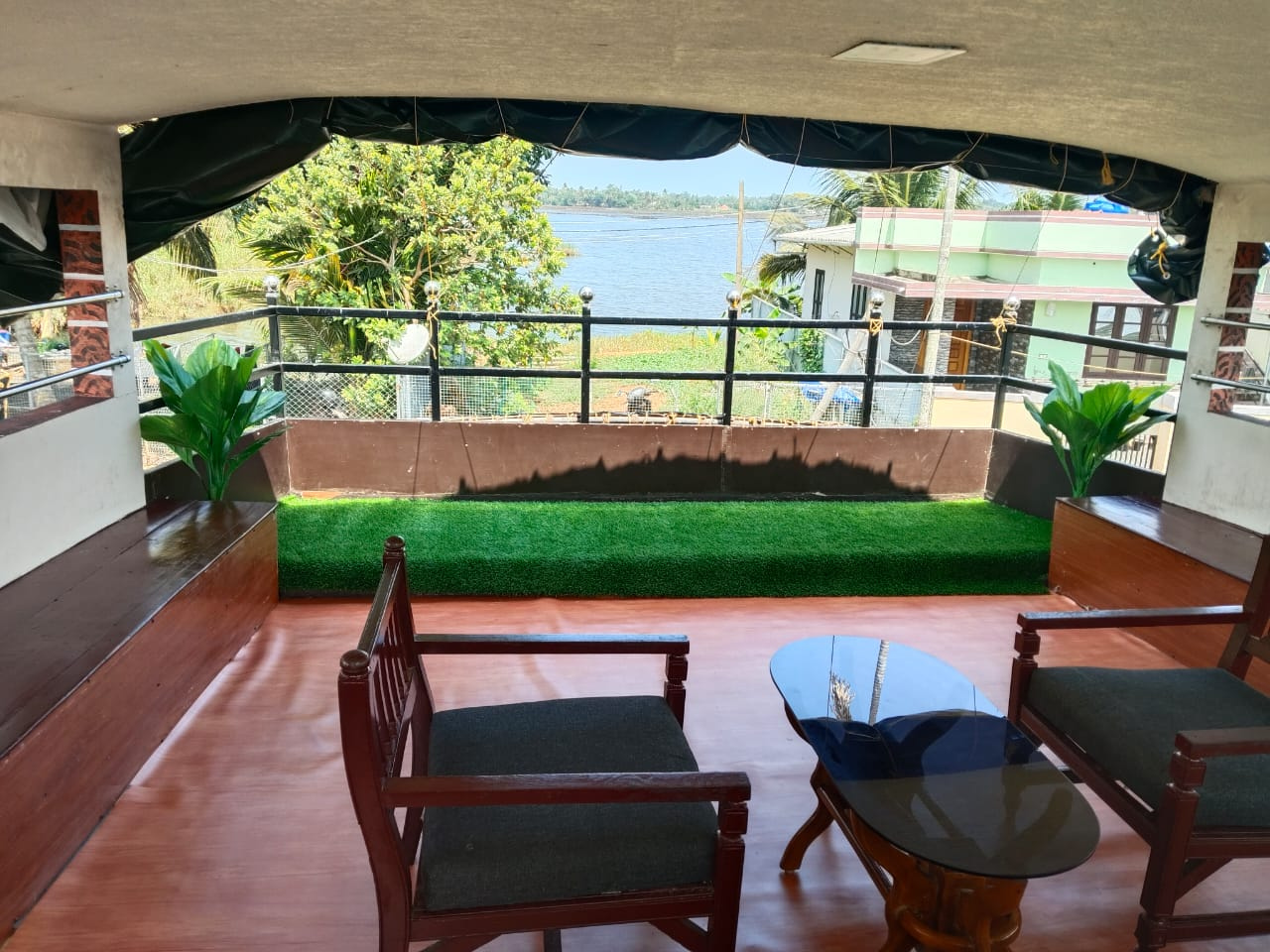 Green Shadow Houseboats (15)